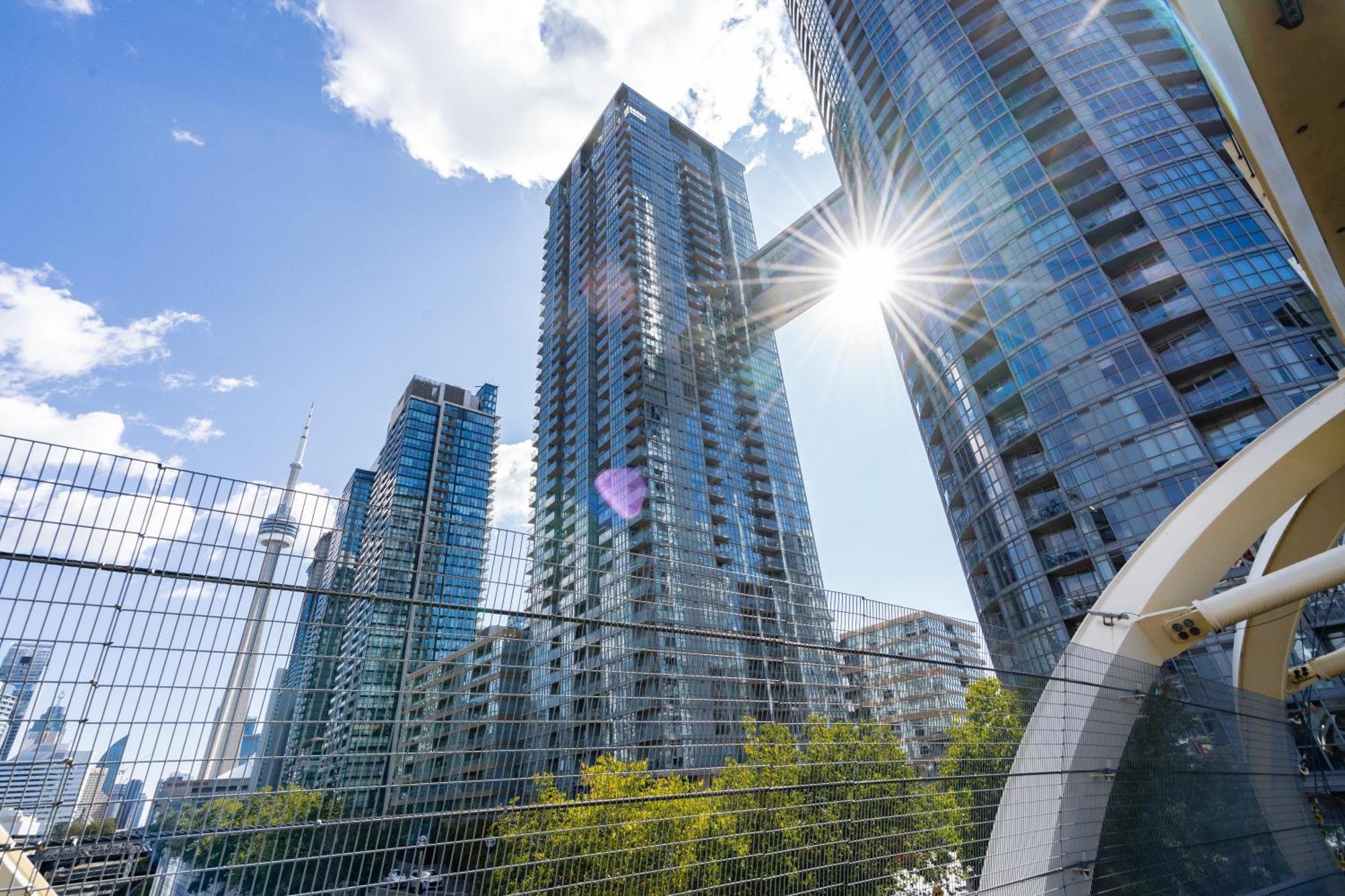 Exquisite Condos By Cn Tower With Parking Toronto Exterior foto