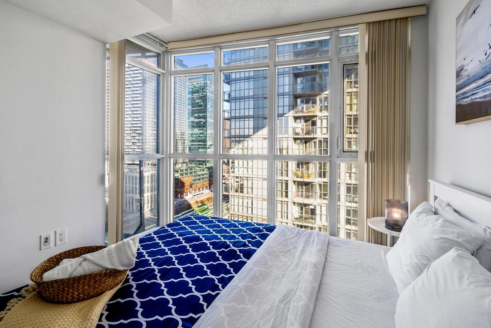 Exquisite Condos By Cn Tower With Parking Toronto Exterior foto