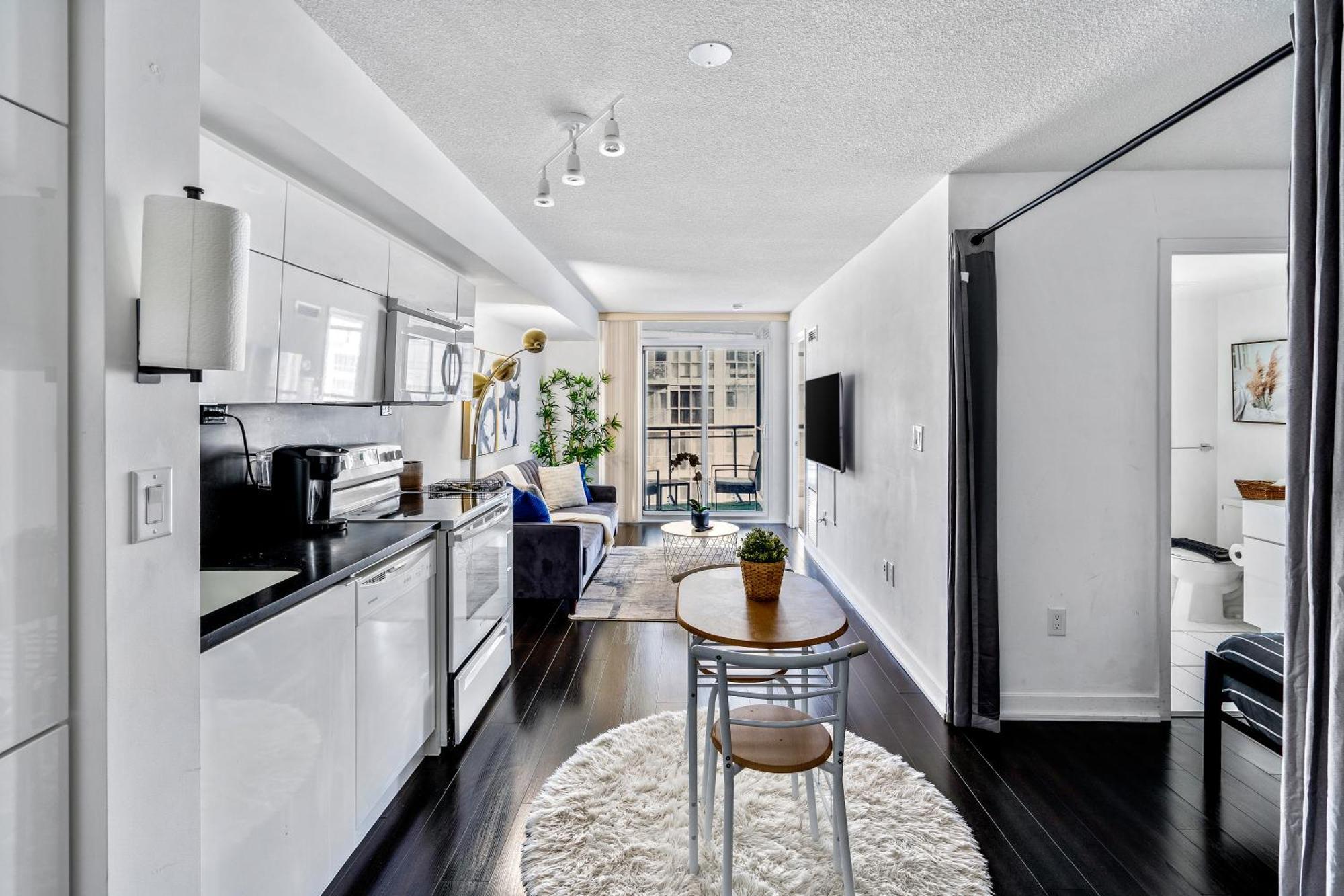 Exquisite Condos By Cn Tower With Parking Toronto Exterior foto